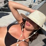 Sara Sampaio Instagram - The last picture it’s me in the wild 😅 La conca del sogno, Nerano - Amalfi coast