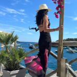Sara Sampaio Instagram - The last picture it’s me in the wild 😅 La conca del sogno, Nerano - Amalfi coast