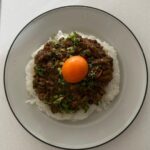 Sara Takatsuki Instagram - 🍛 自炊をしても出来上がったらすぐに食べたくて 撮り忘れちゃうのだけど、いつの日かの キーマカレーだけは撮ってた🍛 ナスと、トマトと、パプリカと、ピーマンが 入ってるので夏野菜キーマですねっ そして今晩はハヤシライスの予定。 みんなは、何食べる予定？ そして皆さま夏バテ大丈夫かしら、乗り切ろう...🥵 #久々の #皿クック