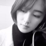 Sara Takatsuki Instagram - 😼 「魔女の宅急便」が放送していますね🧹 やさしさに包まれたならの大サビでやってくる、「目に映る全てのことはメッセージ」で転調する部分が好き。うちのジジはちょうど優しい気持ちで目覚めたところです。来週の金曜ロードショー、「#思い出のマーニー」も観てね😌 #やさしさに包まれたなら #金曜ロードショー #スタジオジブリ#Ghibli