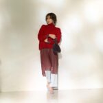 Sara Takatsuki Instagram - 本日発売の「GINGER」12月号 とっても可愛いカラーニットを 着せて頂きました。 今年はカラーニットに虜の冬になりそうです。 #GINGER