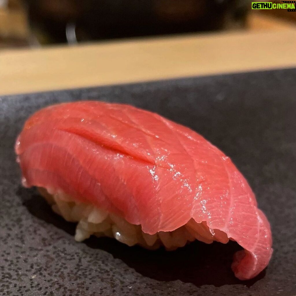Sara Takatsuki Instagram - お寿司。幸せの頂点。🍣 お昼公演ありがとうございました。 夜公演も、じゅじゅステ 宜しくお願い致します。 #お寿司 #じゅじゅステ