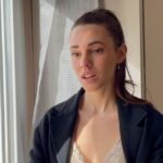 Sara Vidorreta Instagram - Un recap de las últimas pruebas que he grabado🤭 He intentando el acento mexicano en el último video, espero que no sea tan malo como pienso jiji🫶🏼 • • • #actuando #acting #tumblraesthetic #escena #aesthetic #selftape #actrizespañola #ootd #seriesnetflix #serie #lareinadelsur #lrds #vampire #vampi #faustinosanchezgodoy #saravidorreta #portrait #portraitphotography #madrid #españa #look #netflix #actriz #actress #act Madrid, Spain