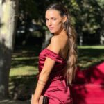 Sara Vidorreta Instagram - Casi me caigo en el último vídeo jeje🥹💐💍🤭 • • • • • #boda #outfitoftheday #novia #lookoftheday #wedding #bodas #outfitpost #stylish #fashionpost #moda #lrds #lareinadelsur #actress #clothes #dreamwedding #novios #invitadaperfecta #matrimonio #todaysoutfit #vestido #todayimwearing Zaragoza, Spain