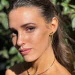 Sara Vidorreta Instagram - Necesitaba subir estas fotos porque estoy orgullosa del make up que me hice 🤭🌸✨💓 • • • #tumblr #tumblrgirl #tumblraesthetic #invitadaboda #aesthetic #wedding #jewelry #ootd #makeup #maquillaje #lareinadelsur #lrds #vampire #vampi #faustinosanchezgodoy #lincolnpalomeque #saravidorreta #portrait #portraitphotography #madrid #españa #look #netflix #actriz #actress #boda #maquillajeojos #invitadaboda Madrid, Spain