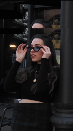 Sara Vidorreta Instagram - Vampi vibes 🖤🔥 Parece ser que al final del vídeo encontró a su Faustino!

•
•
#lareinadelsur #lrds #lrds3 #vampire #vampi #saravidorreta #lincolnpalomeque #tumblr #tumblrgirl #tumblraesthetic #aesthetic #rocioaljarafe #faustinosanchezgodoy #series #serie #netflix #telemundo #madrid #portrait #inspo #videotumblr