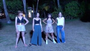 Sara Vidorreta Instagram - La canción oficial de @lincpal jajaja 

La historia es muy graciosa, nos inventamos esa canción cuando estábamos grabando en Santa Marta. Resulta que las mujeres cuando se enteraron que Lincoln estaba grabando, comenzaron a decir todas estas cosas, estaban demasiado emocionadas, gritaban que para una foto, que ahí estaba el papasito de Lincoln y muchas cosas más jajajjaa, entonces nosotras hicimos esta canción 🫶🏼 @reinadelsurtv 

TE AMAMOS @lincpal  SOMOS TUS FANS ♥️♥️🫶🏼🫶🏼🫶🏼🫶🏼