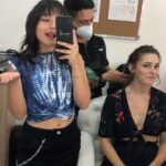 Sara Vidorreta Instagram - Hoy es el último capítulo de @reinadelsurtv en Telemundo, y qué momentos más guays me han venido a la memoria 🥹! Espero que la estéis disfrutando mucho y que echéis mucho de menos a la vampi 🤭 Para lxs que vais tarde, podéis verla también en @netflix ✨🫶🏼 • • • #lareinadelsur #lrds #lrds3 #vampi #serie #netflix #telemundo #colombia #españa #mexico #peru #bolivia #miami #faustinosanchezgodoy #saravidorreta #lincolnpalomeque #katedelcastillo #teresamendoza #ultimocapitulo #rodaje #behindthescenes #detrasdecamaras #makingof Colombia