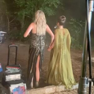 Sarah Catherine Hook Instagram - These people, this show….so much love for every single person involved. Thank you to everyone who is watching. It means more to us than you’ll ever know ❤️ HAPPY MF PRIDE

(First video is Jet showing me a video of @mochabands and me making out jussoyaknowwwwww)

#firstkill #netflix