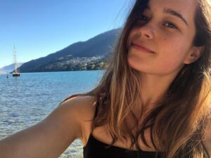 Sarah Catherine Hook Instagram - Day off ☀️ and I’m blonde(ish) again 💁🏼‍♀️ Queenstown, New Zealand