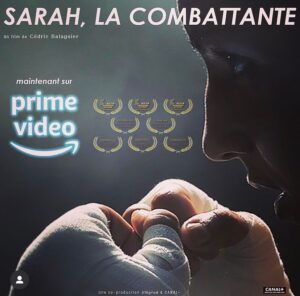 Sarah Ourahmoune Instagram - Le documentaire “Sarah la combattante” est disponible sur Prime ✨

Ce doc, c’est 10 ans de tournage ! @cedric_balaguier a eu le petit grain de folie de me suivre partout dans le monde. Il a su capter des moments dingues et raconter mon histoire avec beaucoup de talent.

J’ai toujours autant de frissons et d’émotions quand je le visionne… comme si c’était hier et comme si je pouvais encore changer le destin…

Ce doc, c’est aussi la rencontre avec @oxmopuccino et cette musique incroyable qui raconte subtilement 20 ans de combats, de rage de vaincre, d’espoir…

Un doc produit par @melissatheuriau et sa team !

🙌🏼 parlez-en autour de vous… ces combats doivent servir !