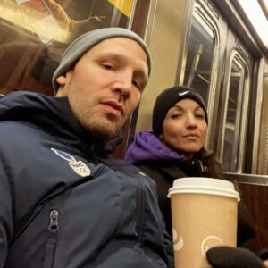 Sarah Ourahmoune Instagram - 112.6km
C’est la distance que nous avons parcouru pendant ces 5 jours à New York. On a fait la ville de long en large.
Des moments chouettes et de très belles rencontres…

Je ne sais pas pour vous, mais moi, les voyages nourrissent chez moi de nouvelles envies, de nouveaux projets.

Je rentre rechargée à bloc ! 🌹

Vous connaissez la ville ? Vous aimez ? Vous avez envie d’y aller ? 

#newyork #voyage #usa