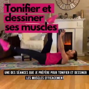 Sarah Ourahmoune Instagram - Hello !!
Je vous partage cette séance que j’aime beaucoup ! Elle me tue 💦 à chaque fois mais elle est tellement efficace que j’y retourne !

Et puis comme plusieurs me l’ont demandé, je réfléchis à reprendre les séances en live. A plusieurs, c’est plus sympa et motivant 😉
Je pensais au vendredi à 20h00 ( pas le week-end désolée je m’entraîne en salle et je cours )

⏰ c’est un horaire qui pourrait vous intéresser/ convenir ? 

Bon week-end 🦚

#hometraining #sportmaison
