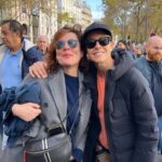 Sarah Wilson Instagram - Silent, apolitical peace march in Paris today from the @institutdumondearabe to @mahjparis (Musee d’art et d’histoire Judaisme) organised by 500 French actors, directors, artists…heartening ❤️ @collectif_uneautrevoix #ceasefirenow #peace Ps I thought SURELY THIS POST would not start fights in the comments. Alas. I’m hiding heated and biased comments. Please don’t DM me your heated links either. Post your thoughts on your own feed 🙏🏼