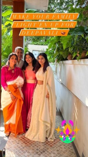 Saras Menon Instagram - Wishing you lots of love and light this Deepavali / Diwali 🪔✨Made my family ‘light’en up as they made their reel debut 🙌✨Thank you for being a part of the reel that tested your patience 😂🪔 @lakshmenon31  @dirrajivmenon @latha_menonomaniac 

✨✨ remix - @charlesbosco
————————————————————-
Song - Konjum Mainakale 
Film : Kandukondain Kandukondain 
Music by -A.R.Rahman 
Performed by -Sadhana Sargam 
Lyrics - Vairamuthu 
————————————————————
My outfit - @alka.hari ✨customised slightly and they’re great 🌟