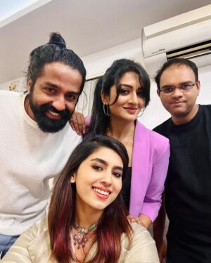 Saras Menon Instagram - Silver linings playbook🪩 Asvins Press Meet :) 
Styled by @blushbynamitha 
Wearing @sameenasofficial 
Jewellery @rimliboutique 
Make up @blushbynamitha 
📸- first two @venkat_venki_
📸 - third - @karthikakphotography

Also featuring my lovelies @vimraman - such an acclaimed artist but still so humble and encouraging, always learn so much from you :) also  @muralidarans  and @ivijaysiddharth ✨ y’all are the sweetest😇
