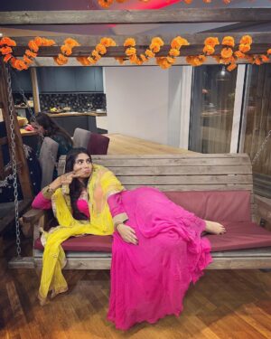 Saras Menon Instagram - If shaadi.com headshots met the Gen-Z aesthetic 💕 thank you for letting me repurpose your swing @aishaa_02 🤗😂 felt funny, may delete later 🤷‍♀️

📸 - @zainneni 😘