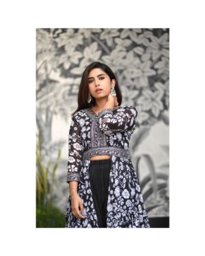 Saras Menon Instagram - கண்கள் இரண்டால்

Styled by - @blushbynamita 😍
Photographer - @greysuit_0696 👌
Wearing 🥼 @apsarasareesofficial
Make up - @blushbynamita
Nose pin - @anastoriesonline 

Promotions for #Asvins ☺️