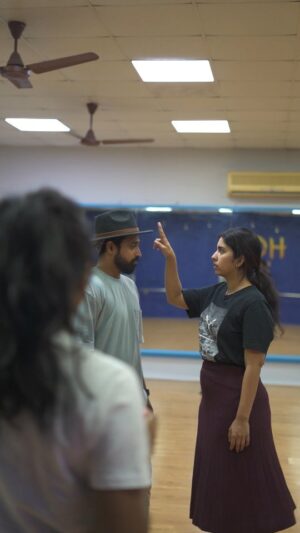 Saras Menon Instagram - BTS of #nananana 💫💃
.
.
.
.
#nananana #vivekmervinmusic #bts #divomusic #music #musicvideo #instamusic #instagood #instadaily #artistsoninstagram #artist #rain #rainsongs #peaceandlove