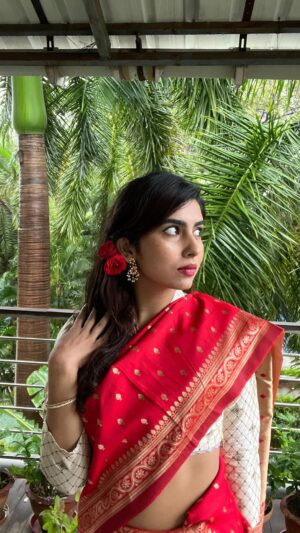 Saras Menon Instagram - Avlothan machi🥰Can’t help but groove to  #Heyennaparva by @jonitamusic

Dupatta courtesy 🥰: @richacreations_