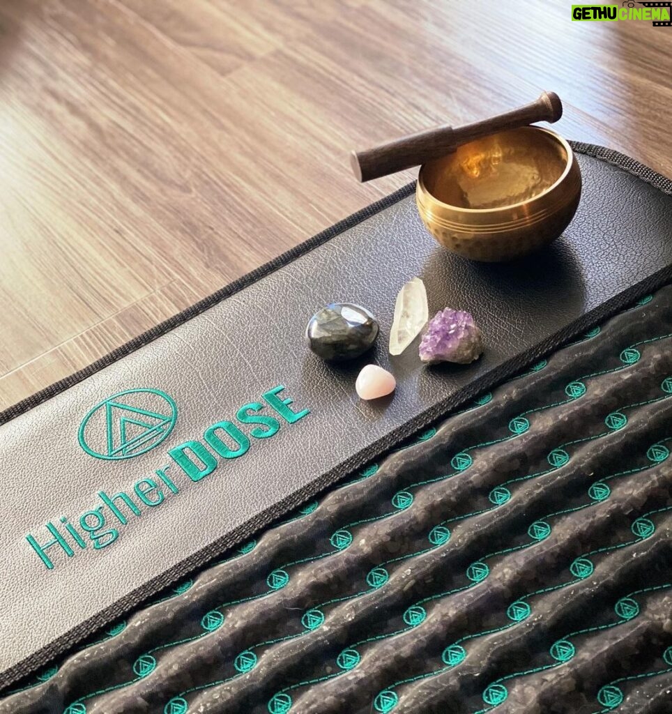 Sasha Clements Instagram - If you don't make time for your wellness you'll be forced to make time for your illness. Read that again✨⁠⁠ ⁠⁠ I just recently incorporated this [gifted] @higherdose PEMF infrared grounding mat in my wellness routine and it is everythingggg🤩 I use it to ease my chronic pain and promote my body's own recovery process. But it also helps to improve sleep, soothe the nervous system and just relax! I honestly haven't been this pumped to use a product in a while and use it multiple times a day!⁠⁠ ⁠⁠ Right now we're living in an apartment while we renovate our home. I'm not able to just walk outside barefoot and lay in the grass so this is a perfect substitute.⁠⁠ ⁠⁠ PEMF grounds you in earth’s magnetic field for a full-body reset, while Infrared’s deeply penetrating heat doubles the dose. PEMF waves are delivered in small bursts at a low-frequency, mimicking the same kind of electromagnetic waves you’d find in nature. ⁠⁠ ⁠⁠ Healing isn't linear. It's always moving in every direction. I have bad days and then days where I find a new normal. What's helped is finding ways that bring me back to center. Stretching, a mid day meditation, a wind down routine🧘🏻‍♀⁠⁠ ⁠⁠ Have you tried a grounding mat?? What's the newest thing you've added to your wellness routine??⁠⁠ I'm always looking for new ways to heal!