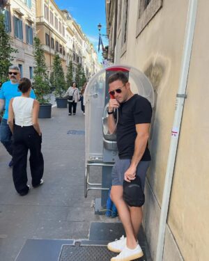 Scott Eastwood Instagram - 🇮🇹 📞