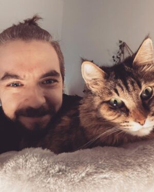 Seán McLoughlin Instagram - Checkin in on your timelines. Whatcha postin?