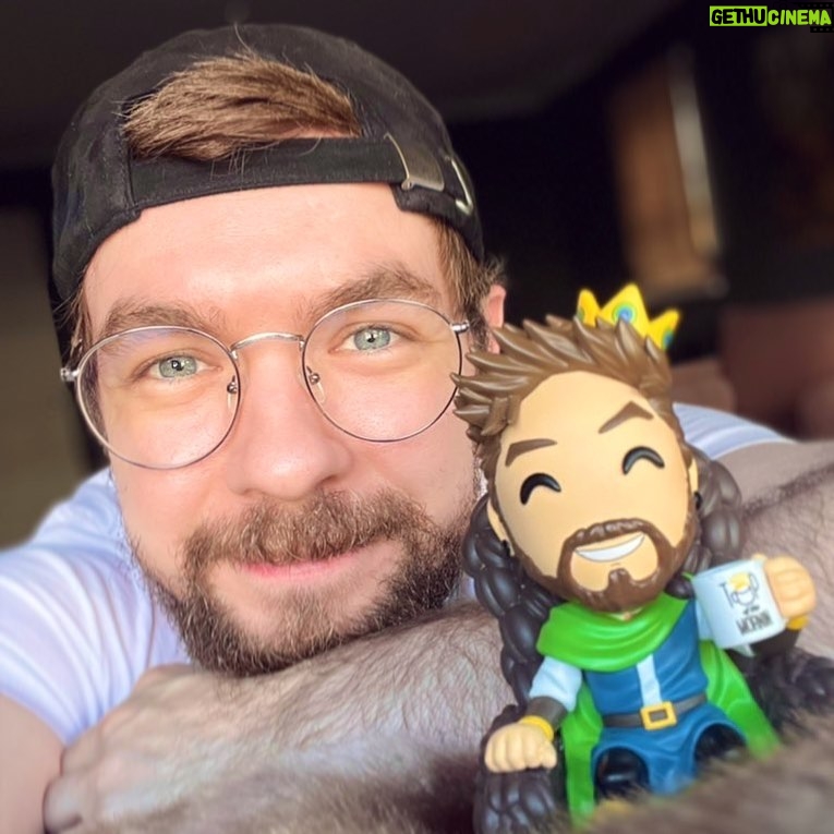 Seán McLoughlin Instagram - My King of Coffee Youtooz is now available! 👑 Go get it before it’s gone forever!!