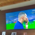 Sebastián Rulli Instagram - Y la Navidad ya llegó para todos l@s Argentinos!!! No hay mejor regalo que esta copa del mundo!! Que mundial y Partido tan impresionante!! La mejor final de todos los tiempos. 2 equipazos dándolo todo y el resultado más emocionante para los que amamos Argentina y sabemos lo importante que es una alegría asi en momentos difíciles. Felicidades @leomessi !!! Te merecías levantar esta copa!! Y sobretodo GRACIAS POR UNIR los corazones de todos los jugadores y formar un equipo memorable. Bravo Capitán y bravo a toda la selección de Argentina!! VAMOS ARGENTINA CARAJOOO!! Campeones mundiales de fútbol!!! #qatar #mundial #copadomundo #campeones #argentina #futbol Vamos Argentina