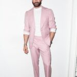 Sebastián Rulli Instagram - Para cuando uno anda rosado… qué pomada recomiendan? 🤔🤪🕺 Sean serios con los comentarios🤨🧐😄 Stylist @rodrigoaalcantara 🚀💥 #losricostambienlloran #miami #actorslife Miami, Florida