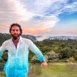 Sebastián Rulli Instagram – Detrás de cada sonrisa, hay una historia, un viaje y un montón de lecciones aprendidas!! 
#happysunday #smile #quebonitoeslobonito #cataratas Cataratas del Iguazu, Argentina