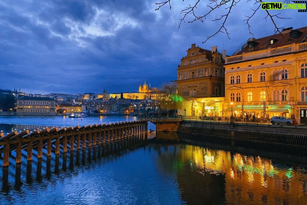 Sebastian Stan Instagram - Prague. What a city. We’ve been shooting #TheFalconAndTheWinterSoldier and experiencing one of the most beautiful cities in the world filled with the most wonderful and welcoming people. Now we are being sent home. 😷 Too soon. Prague, you’re gonna be in my thoughts for a long time. Thank you. Will be back. Thinking of you ❤️ #BuckytakesEurope