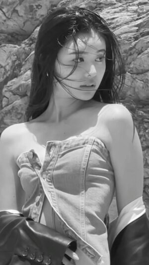 Seika Furuhata Instagram - @vivi_mag_official 

#びびぐら　
見てくれた??❤️❤️❤️
想像より結構せめてます🥰❤️❤️❤️

#vivi#グラビア#model#古畑星夏