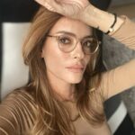 Sema Şimşek Instagram – Bana, sessiz kalmanın huzuru koruduğu öğretildi. Ta ki kimin huzurunu koruduğunu anlayana kadar.  #semasimsek #kendimisevmeyiöğreniyorum