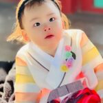 Seo Yeong Instagram - D-1 소이 돌 전야제ㅎ 남편과 동네 공원에서 찰칵📸 너무 추워서 코끝이 빨간데도 천하무적 소이는 컨디션 최상으로 돌 하루전까지 왔다ㅎ 소이를 품은채로 결혼식을 너무 성대하게 치르며 감사하게도 너무 많은 사람들의 축하를 받아서 돌잔치는 셀프로 해주기로 했는데 나날이 발전하는 남편의 사진실력덕에 짧고 굵게 샤샤샥! 이게 더 의미있고 오래 기억에 남을것 같아💗 내일도 화이팅해서 돌상 잘 차려주자 남편아ㅎ #한복입은만두 #1년이라니 #감개무량한밤 #myonlyone