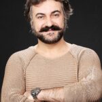 Serdar Çakmak Instagram - Marka olmak için değil, insan olmak için çaba gösterin. Çünkü parası ödentikten sonra satın alınamayacak hiç bir marka yoktur!