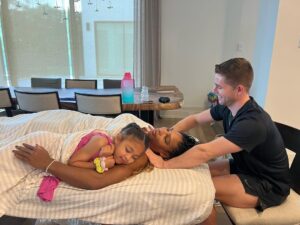 Serena Williams Instagram - Whenever I get treatment @olympiaohanian wants to be there too. So cute 💞