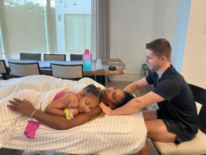 Serena Williams Instagram - Whenever I get treatment @olympiaohanian wants to be there too. So cute 💞