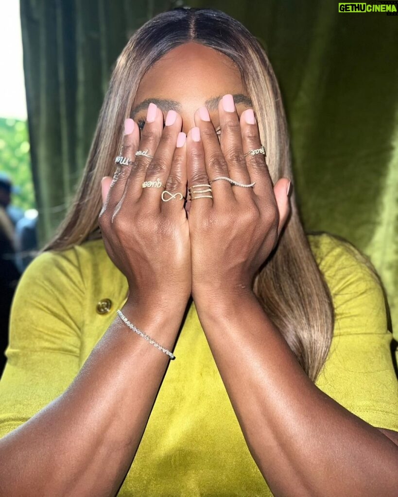 Serena Williams Instagram - Peek-a-boo @serenawilliamsjewelry