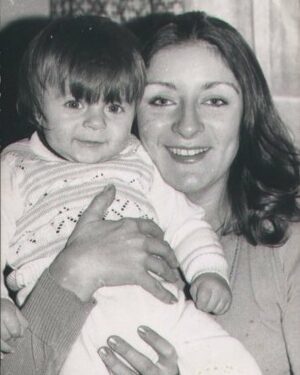 Serhan Süsler Instagram - #dudu sen çok #yaşa #mothersday #anneler #benimannem #tutunamayanlar #moms #momsofinstagram #kidstagram #mommyandme #mommylife #blackngrey #mom_hub #lovelymom #igersboston #igersistanbul #igersparis #iger #igerslondon #purity #istanbullovers #istanbuldayasam #anıbiriktir #bademli #dikili #igersgreece #konaklar