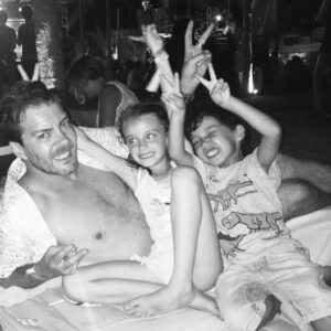 Serhan Süsler Instagram - Rockçı arkadaşlarla felekten bir gece.