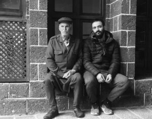 Serhan Süsler Instagram - Diyarbakır turnesi muhteşemdi.  #jacquesetsonmaître #jacquesileefendisi #milankundera @ff.atabey #diyarbakır #amed #sur #turne @resttiyatro
