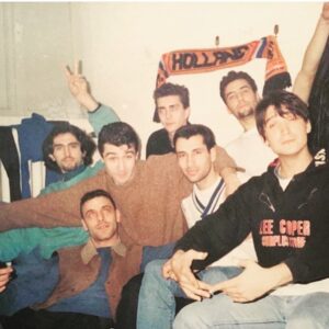 Serhan Süsler Instagram - #tbt 😁 @oktayoy ozan.guven @senolipek #değişim #asıl #olsa #da #siz #değişmeyin #goodvibes #güzelgünler #msü #konservatuvar #gençlikbaşımdaduman
