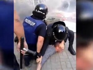 Serhii Filimonov Instagram - Дело которое тянется 3 года.  В прессе заявили что я напал на начальника полиции города Киев. В обвинении написали что на районного начальника уголовного розыска. В деле было с 30ку следователей и 10 прокуроров. По началу даже закрыли в ИВС.  Но дальше, как говориться, нашла коса на камень. За 3 года на суд ни разу не явился «потерпевший», хотя он действующий сотрудник полиции. Суды постоянно то назначаются, то отменяются. А время то идёт... Мне уже 25, если б не это сисимялово, оформил бы уже нарезное оружие😔 
Сегодня суд опять перенесли на 4 месяца. 
#филя #1312 #С.Л.О.Н.