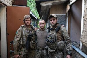 Serhii Filimonov Instagram - З Героями України😈😎😎
#ОДШБ #ССО #Гонор #Філя #Апачі #ДаВінчі