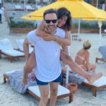 Serkan Altunorak Instagram - 🐚🌾 @serkanaltunorak ve @berrocks Elle Summer Weekend by Pantene X Head&Shoulders’da! En eğlenceli ve renkli anlar için story lerimizi takip edin! @elleturkiye @mgallerybodrum   #ELLESUMMERWEEKEND #ELLESUMMERWEEKENDbyPantene&Head&Shoulders