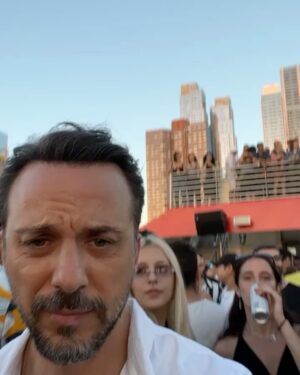 Serkan Altunorak Instagram - I 🖤 NY w/ @cagcaliskur @cemavnayim @toygar.durak @rimaaskin