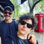 Serkan Altunorak Instagram - Bu harika Londra seyahati, F1 deneyimi ve davetleri için @jackliveshere_tr ‘a ve tüm ekibine teşekkür ederim… 🇬🇧🥃 #şimdideğilsenezaman Silverstone - F1 British Grand Prix