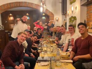 Session Moth Martina Instagram - Making unbelievable memories with the people I started it all with 🍀💚🇮🇹🍻