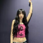 Seulgi Instagram - ❤️오늘 음악중심💙 칠킬 활동 첫 1위!! 러비들이 만들어주신 값진 상 너무 감사합니다🥹🥹 예상치 못한 깜짝선물이라 소감을 잘 말했나 모르겠네요🥲 우선 이번 정규앨범 좋은 퀄리티로 멋지게 세상 밖으로 나올수있게 해준 우리 red팀!!!!! 밤낮 잠 못자며 저희를 위해 일해주셨는데 괴롭게해서 미안해요🫠 Sm회사 스텝분들,우리 헤메스, 매니저님 너무 고생많으셨고 감사드립니다 그리고 사랑하는 우리 멤버들!!!! 한마음 한뜻으로 재미있게 활동하고 있어서 즐거워요 많이 사랑하고❤️ 우리 러비🥹🥹 여러분들의 응원하는 마음이 10년차인 지금까지 이토록 뜨겁다니.. 매번 감동받아요 더 큰 사랑으로 러비를 아껴주고 응원하는 래드벨벳이 될게요 모두모두 감샤합니다아아아아❤️❤️❤️